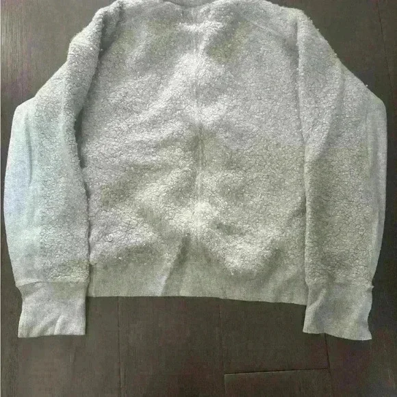 Lululemon Stand Out Sherpa 1/2 Zip
Heathered Silver Spoon / Heathered Core - Picture 6 of 8